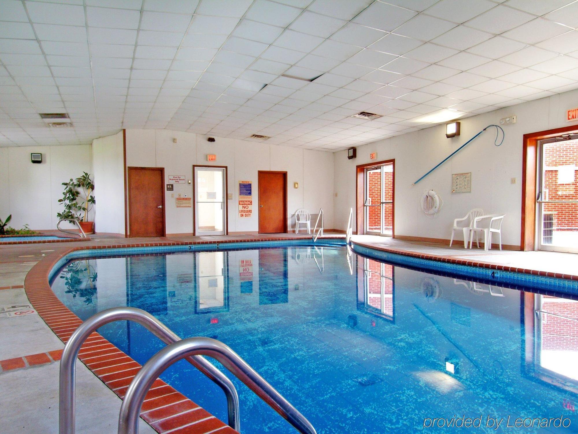 Econo Lodge Топика Съоръжения снимка