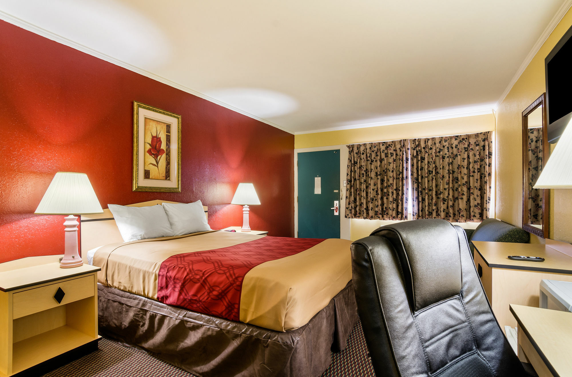 Econo Lodge Топика Екстериор снимка